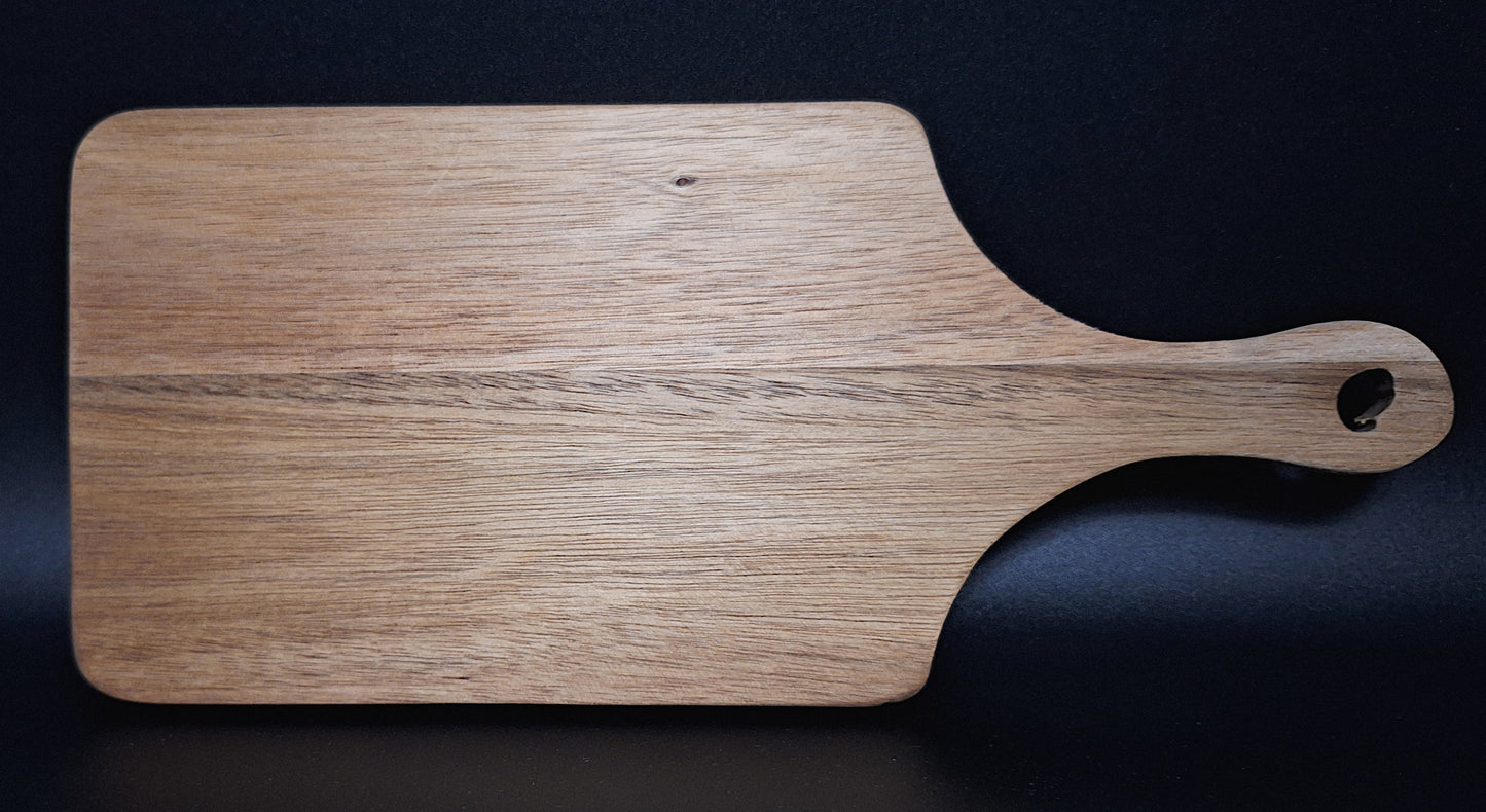 Family Name Monogram Engraved Cutting Board – A Decorative Keepsake